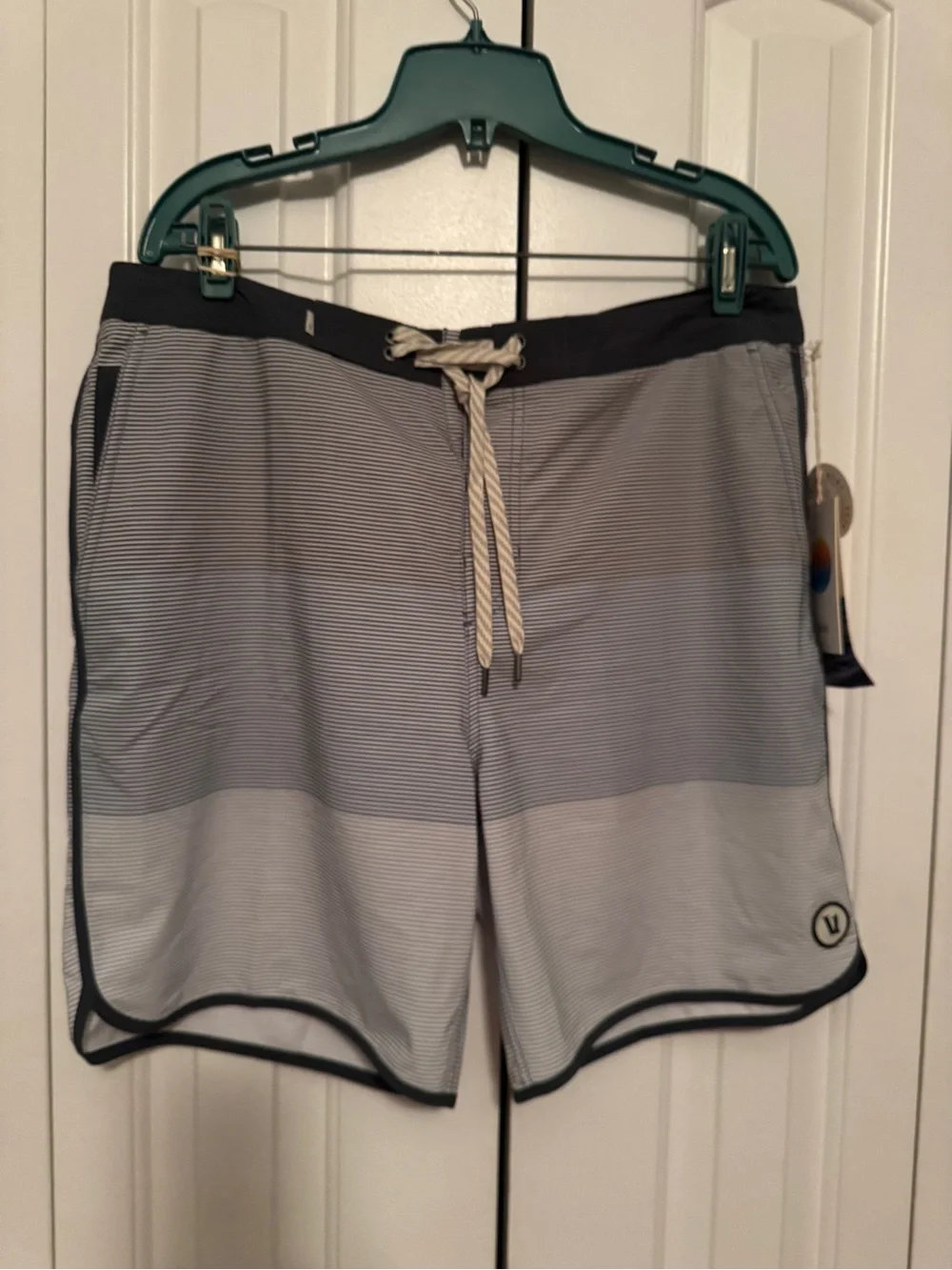 Vuori Mens cruise board short size 34 - Picture 2 of 6